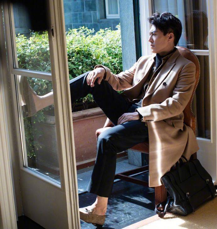 时尚穿搭指南：向靳东学穿衣AG旗舰厅娱乐平台中年男性(图4)