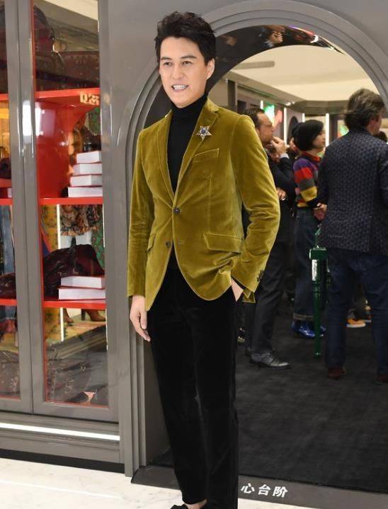 时尚穿搭指南：向靳东学穿衣AG旗舰厅娱乐平台中年男性(图5)